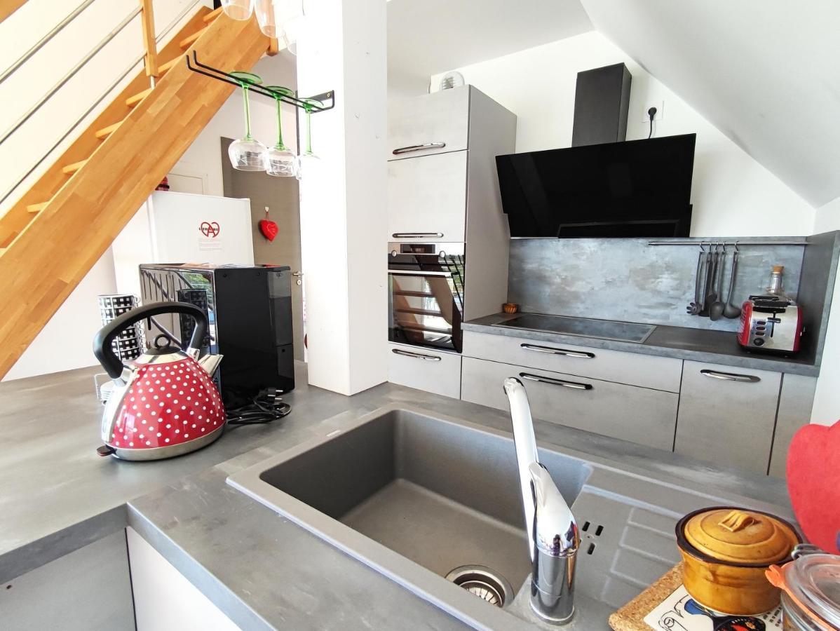 Janea Deep Red House Villa Reichsfeld Екстериор снимка